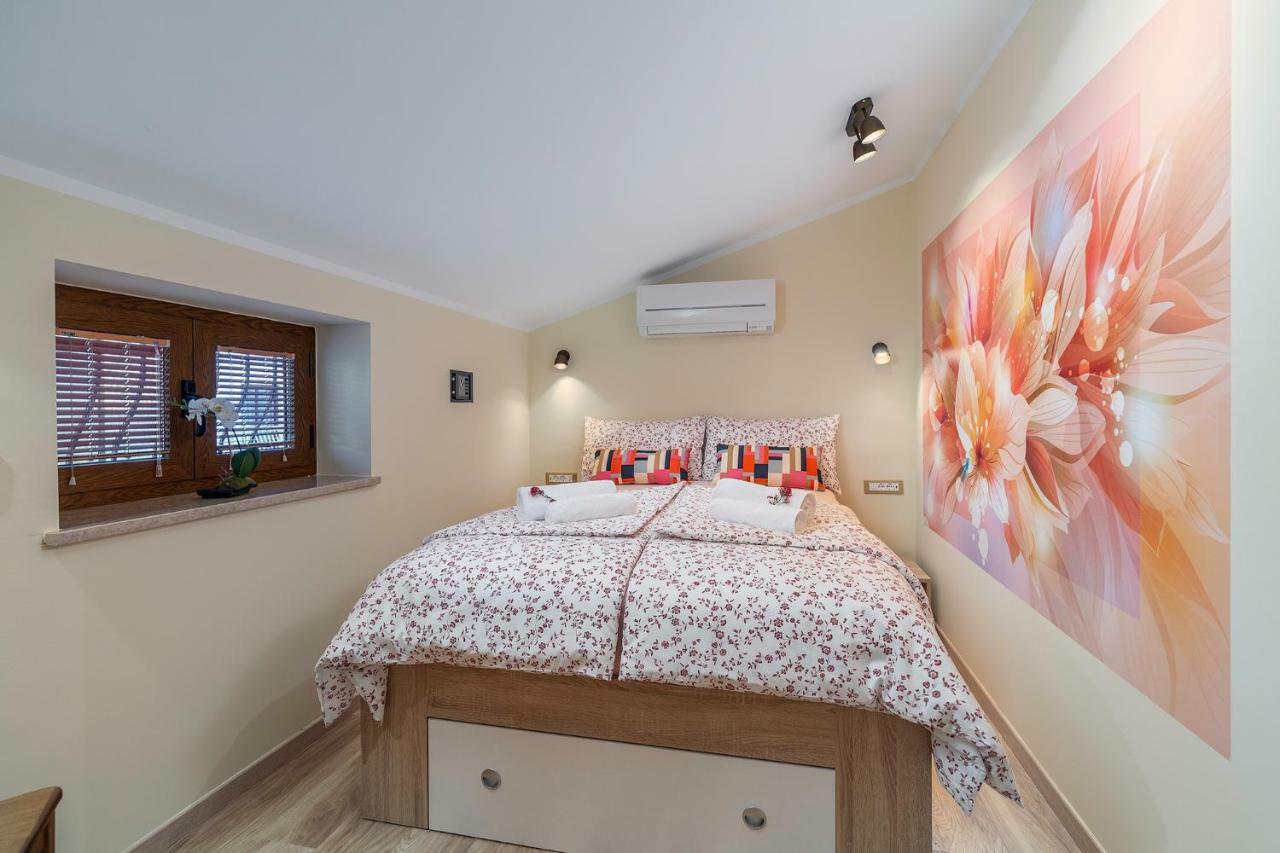 House Nono Apartment โปเรช ภายนอก รูปภาพ